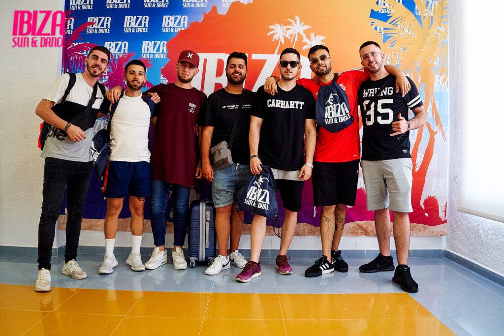 ir-a-ibiza-en-grupo
