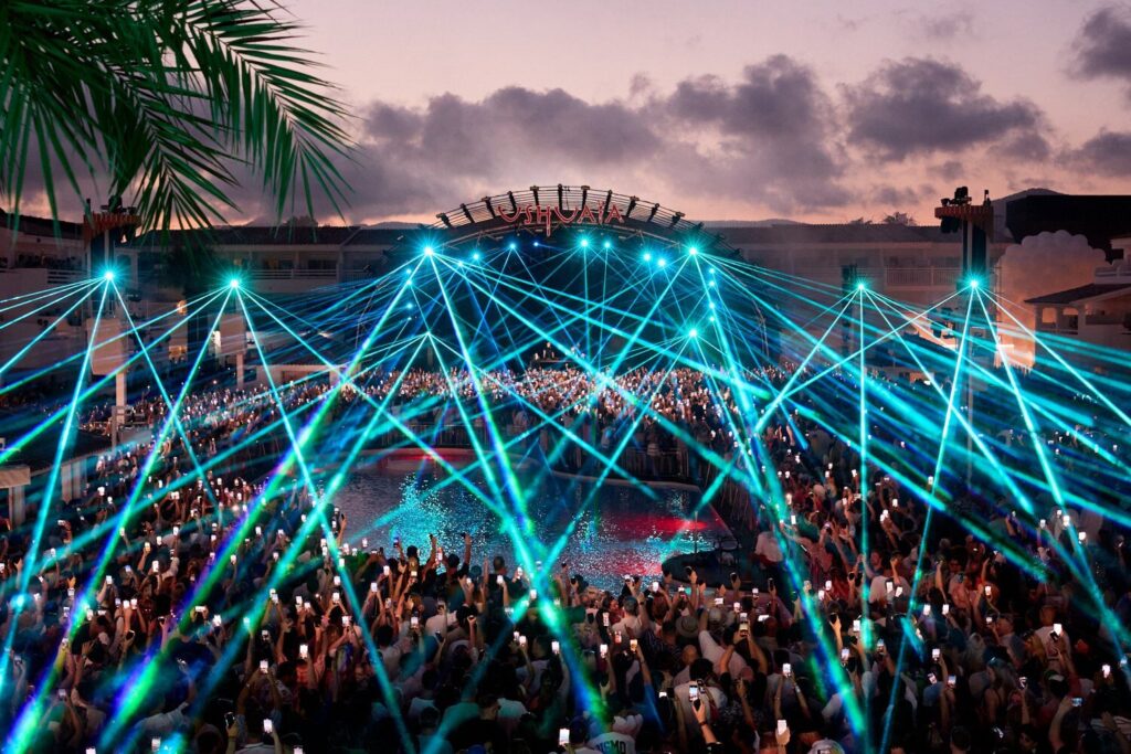 Playa d’en Bossa: el corazón del clubbing moderno