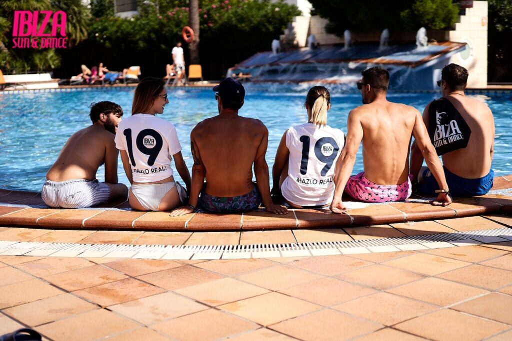 ibiza grupo de amigos

